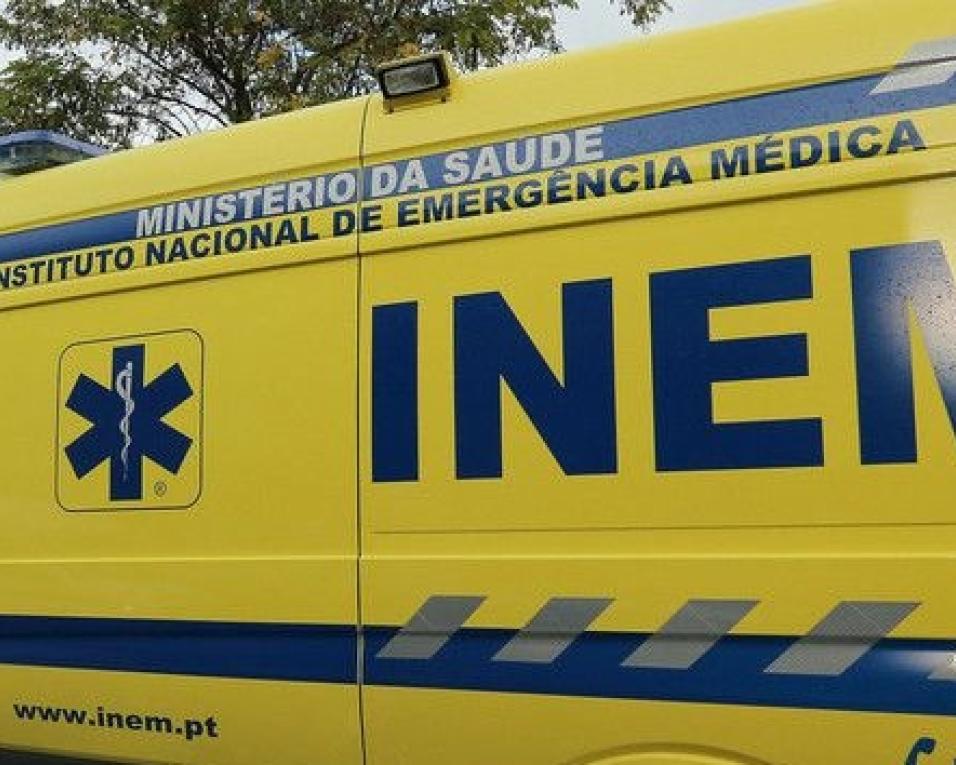 Última Hora: Capotamento de tractor causa vítima mortal em Oliveira do Bairro. Última Hora: Capotamento de tractor causa vítima mortal em Oliveira do Bairro.