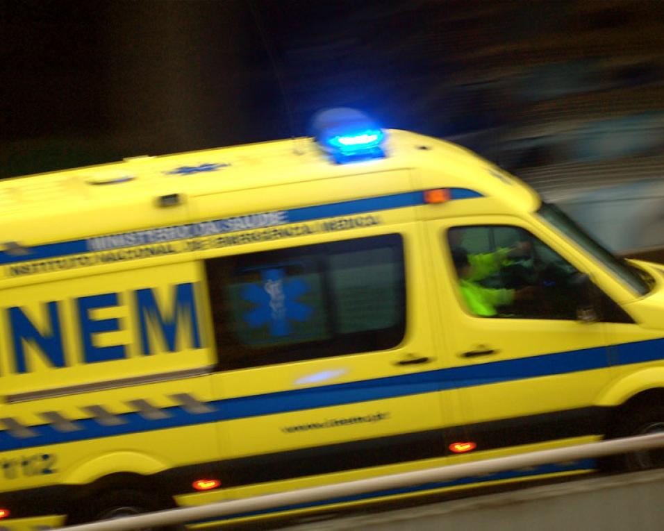 Colisão de motos na A29 causou quatro feridos, dois deles muito graves. (NA) Colisão de motos na A29 causou quatro feridos, dois deles muito graves. (NA)