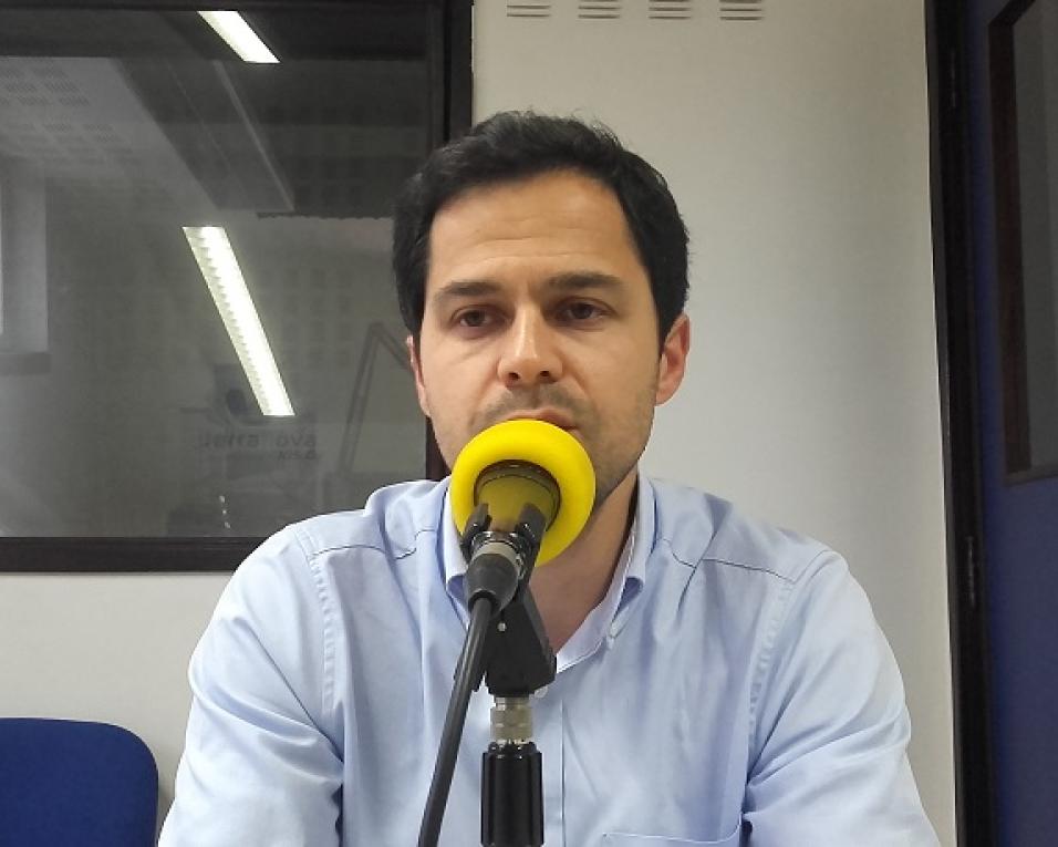 Hoje não existe classe intermédia abaixo dos licendiados que era pulmão e coração da indústria - Adelino Matos. Hoje não existe classe intermédia abaixo dos licendiados que era pulmão e coração da indústria - Adelino Matos.