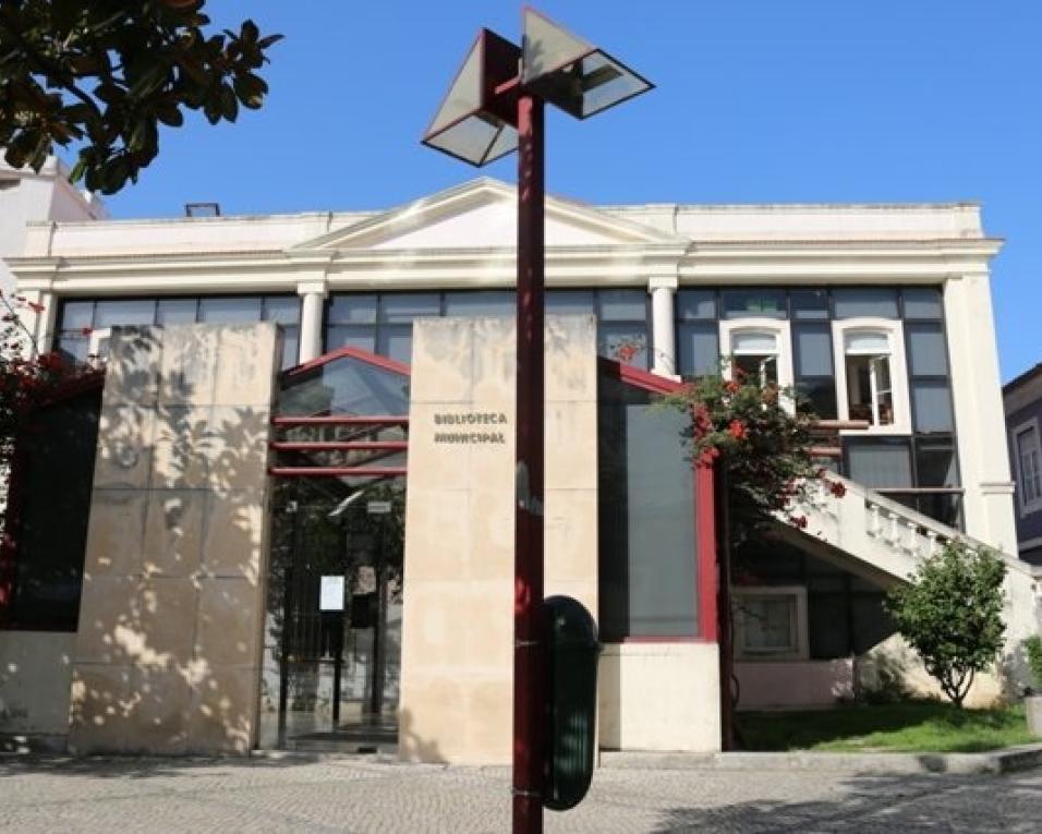 Aveiro: Festa do livro junta moda e livros. Aveiro: Festa do livro junta moda e livros.