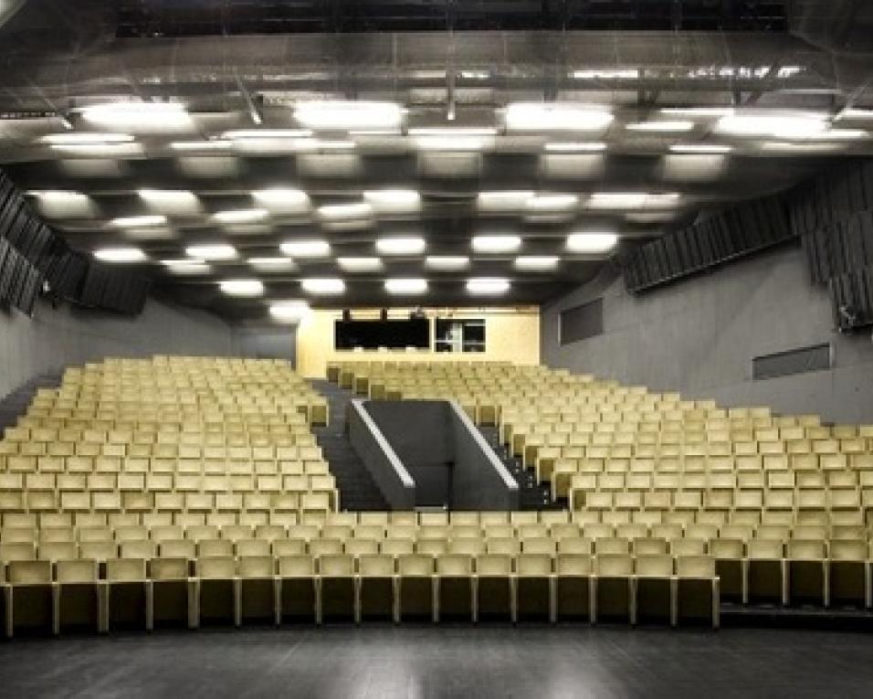 Ílhavo: Centro Paroquial de Assistência e Formação D. Manuel Trindade Salgueiro promove espetáculo de teatro musical. Ílhavo: Centro Paroquial de Assistência e Formação D. Manuel Trindade Salgueiro promove espetáculo de teatro musical.