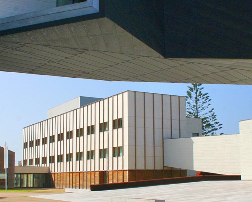 Ílhavo: Ciemar acolhe a primeira sessão do ciclo “A Arquitetura do Mar e da Terra”. Ílhavo: Ciemar acolhe a primeira sessão do ciclo “A Arquitetura do Mar e da Terra”.