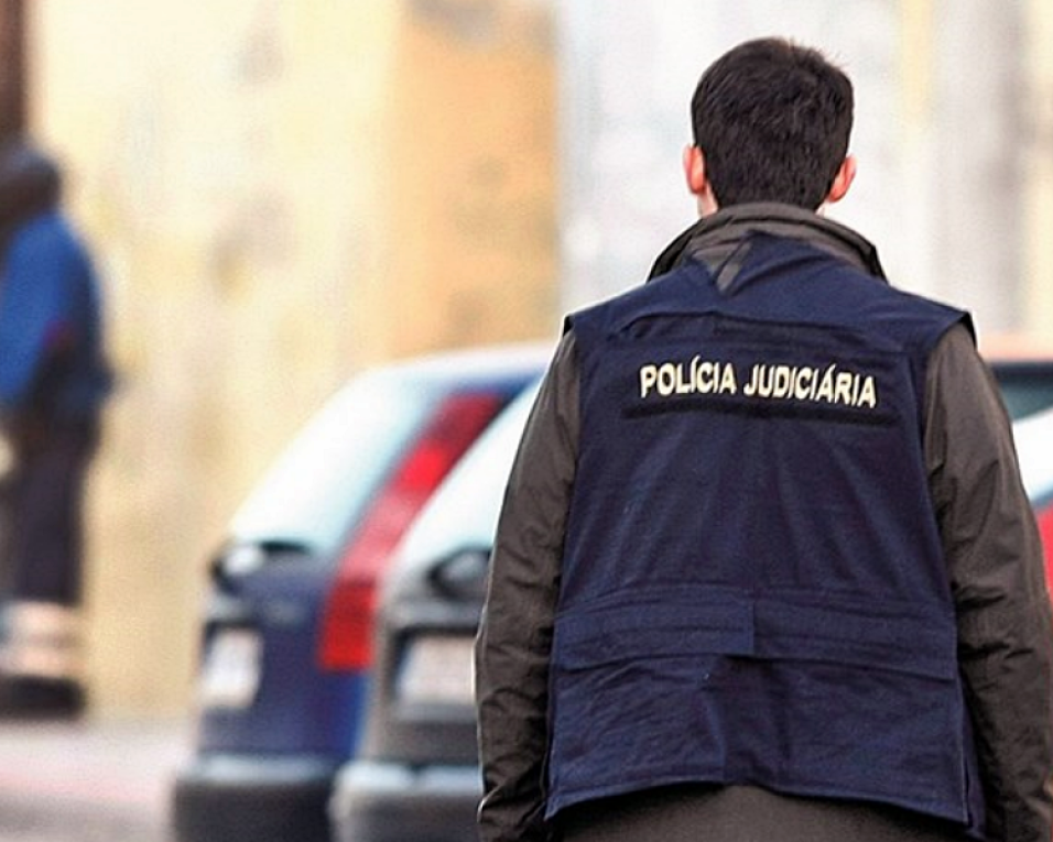 PJ deteve suspeito de raptar e violar ex-companheira. PJ deteve suspeito de raptar e violar ex-companheira.