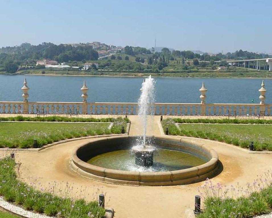 Bairrada mostra-se no Porto em ação no palácio do Freixo. Bairrada mostra-se no Porto em ação no palácio do Freixo.