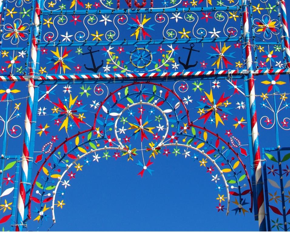 Ílhavo: Arco de Nossa Senhora do Pranto já foi erguido. Ílhavo: Arco de Nossa Senhora do Pranto já foi erguido.