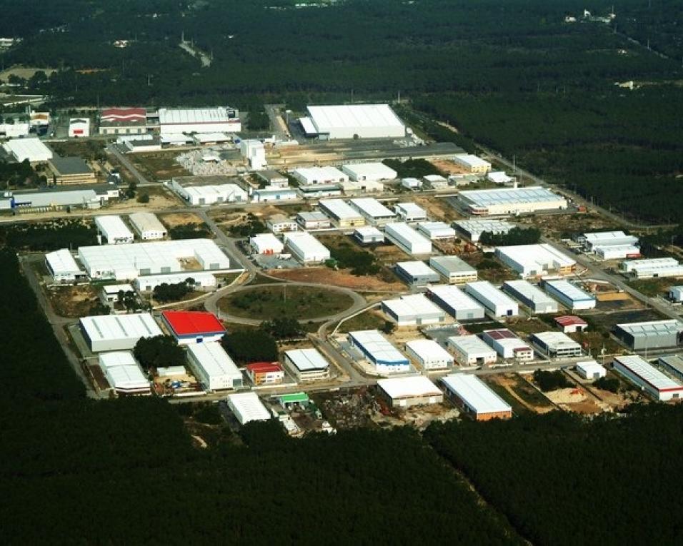 Ílhavo: Executivo debate futuro da Zona Industrial da Mota e decide abertura de concurso para obra no antigo quartel de bombeiros. Ílhavo: Executivo debate futuro da Zona Industrial da Mota e decide abertura de concurso para obra no antigo quartel de bombeiros.