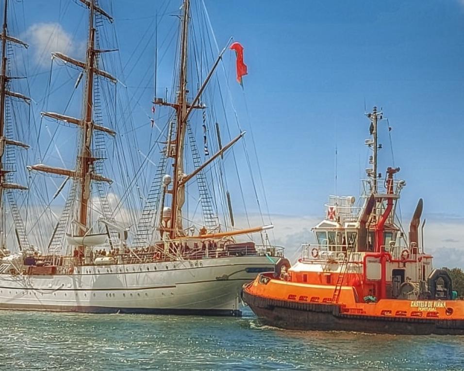 NRP Sagres despediu-se de Aveiro. NRP Sagres despediu-se de Aveiro.