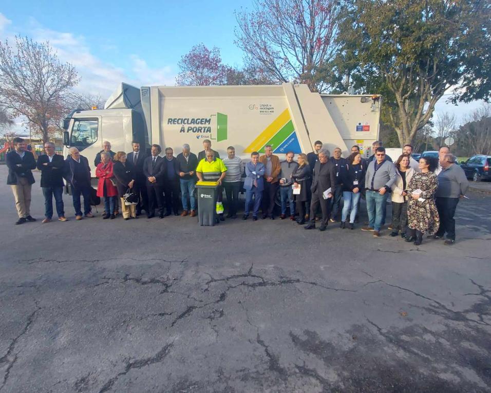 Recolha seletiva de lixo “porta-a-porta” avança em Aveiro. Recolha seletiva de lixo “porta-a-porta” avança em Aveiro.