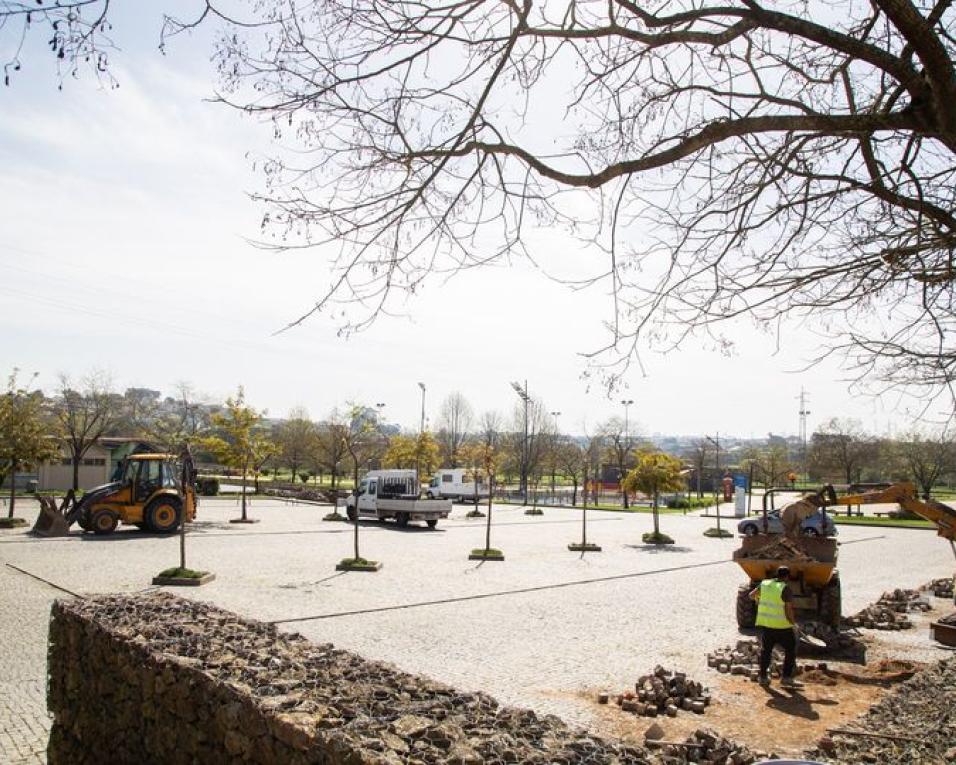 Nova etapa nas obras no Parque do Antuã. Fica interdito o parque de estacionamento junto ao Multiusos. Nova etapa nas obras no Parque do Antuã. Fica interdito o parque de estacionamento junto ao Multiusos.
