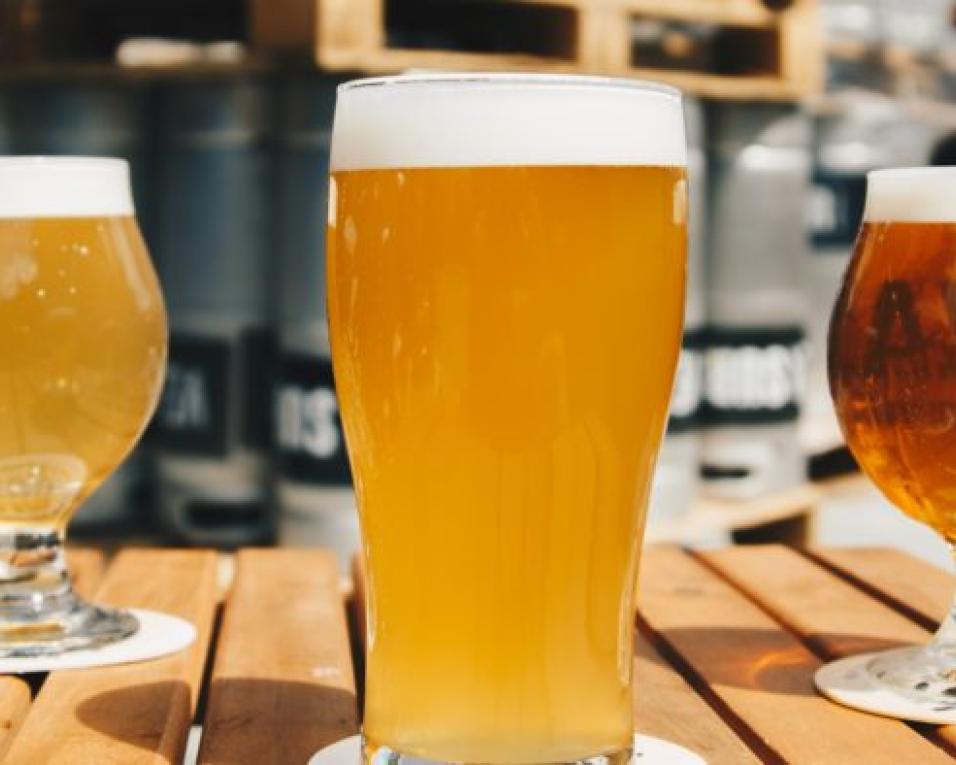 Festa da cerveja artesanal abriu portas no Mercado Manuel Firmino. Festa da cerveja artesanal abriu portas no Mercado Manuel Firmino.