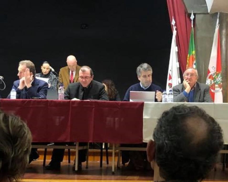 Ribau Esteves não desiste de proteger a democracia e acusa o PS de usar queixas judiciais para dificultar vida à Câmara. Ribau Esteves não desiste de proteger a democracia e acusa o PS de usar queixas judiciais para dificultar vida à Câmara.