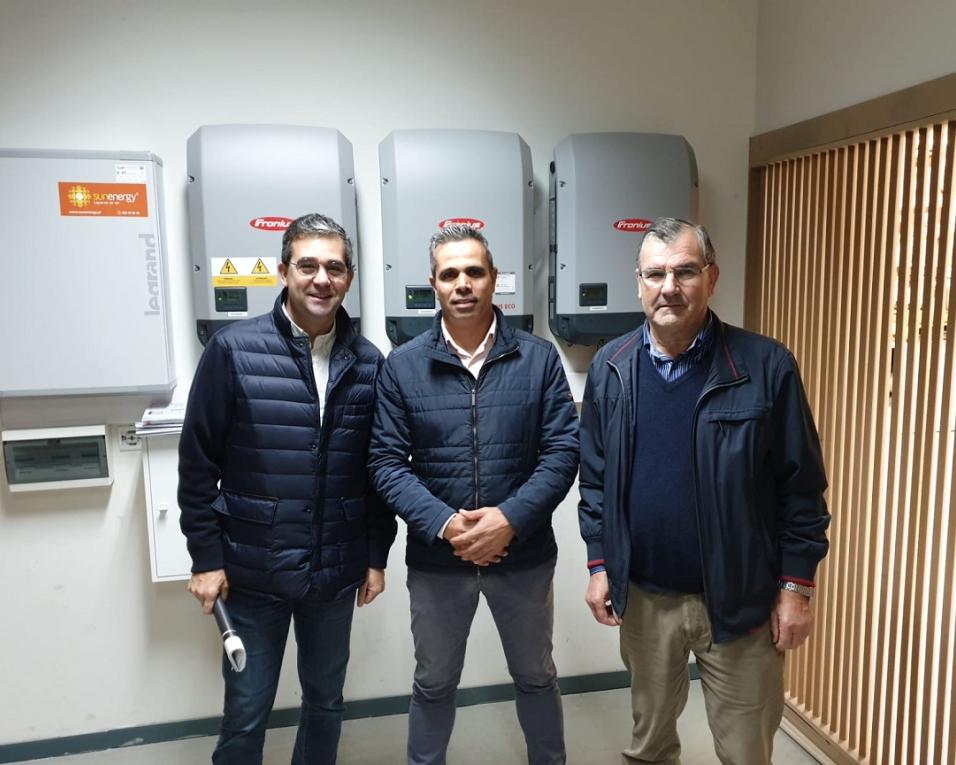Armazéns Reis apostam na instalação de painéis fotovoltaicos. Armazéns Reis apostam na instalação de painéis fotovoltaicos.
