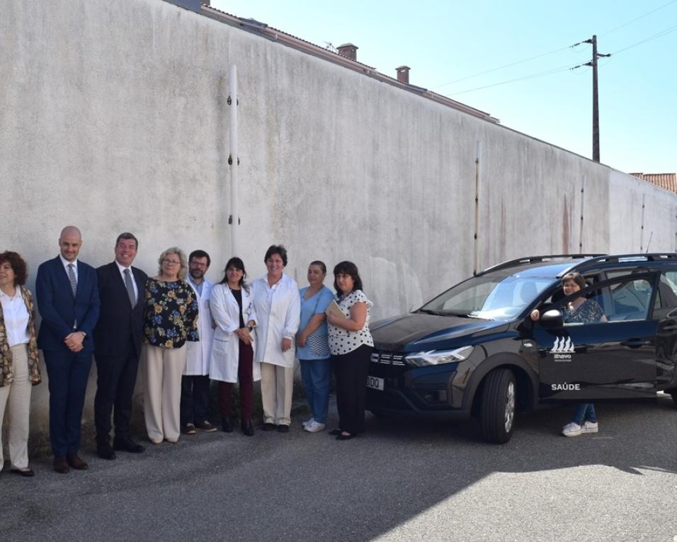 Ílhavo: Autarquia entrega viaturas a serviços de saúde. Ílhavo: Autarquia entrega viaturas a serviços de saúde.