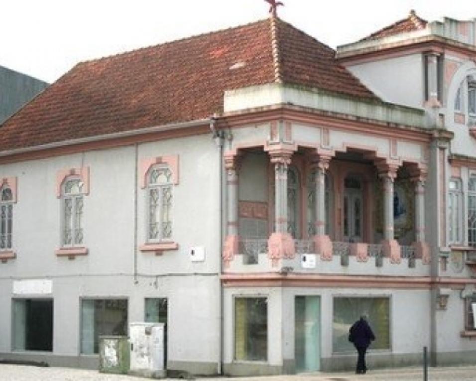 Ílhavo: Oposição chumba aquisição da casa do gaveto e acusa maioria independente de inverter prioridades. Ílhavo: Oposição chumba aquisição da casa do gaveto e acusa maioria independente de inverter prioridades.