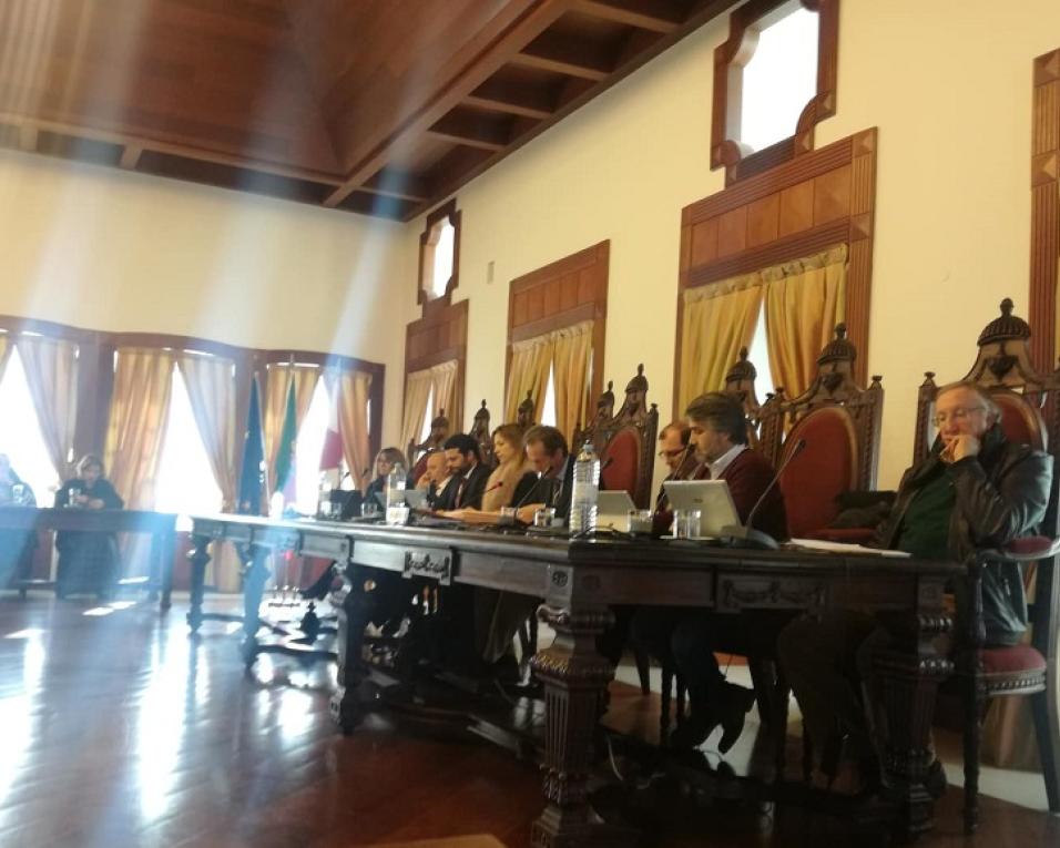 Aveiro: Autarquia contesta providência cautelar para fazer chegar apoios às associações. Aveiro: Autarquia contesta providência cautelar para fazer chegar apoios às associações.