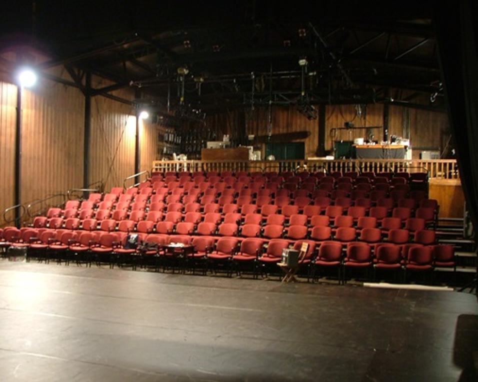 Aveiro: INATEL celebra Dia Mundial da Poesia e 50 anos do 25 de Abril com o evento “Poesia em... Liberdade”. Aveiro: INATEL celebra Dia Mundial da Poesia e 50 anos do 25 de Abril com o evento “Poesia em... Liberdade”.