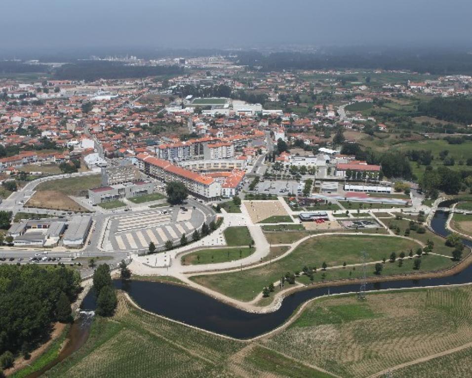 Pardilhó: Construção de rotunda na variante à EN224 e obra na Rua do Carvalhal. Pardilhó: Construção de rotunda na variante à EN224 e obra na Rua do Carvalhal.