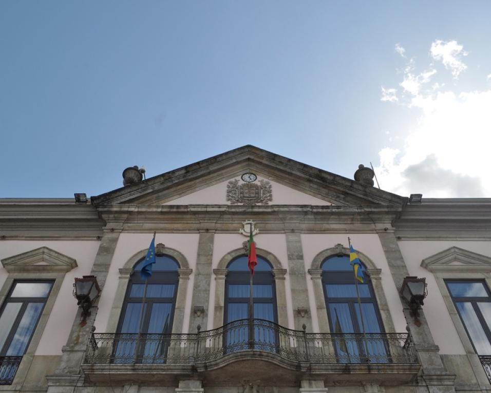 Estarreja: Assembleia Municipal realiza sessão solene nos 50 anos de Abril. Estarreja: Assembleia Municipal realiza sessão solene nos 50 anos de Abril.