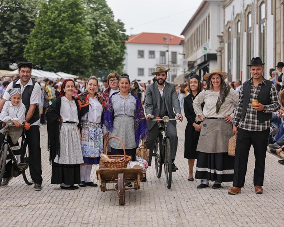 Estarreja: Mercado Antigo e Sons do Minho na abertura das festas da Cidade. Estarreja: Mercado Antigo e Sons do Minho na abertura das festas da Cidade.