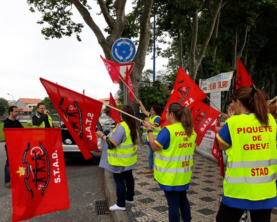 PCP solidário com trabalhadores de limpeza do hospital. PCP solidário com trabalhadores de limpeza do hospital.