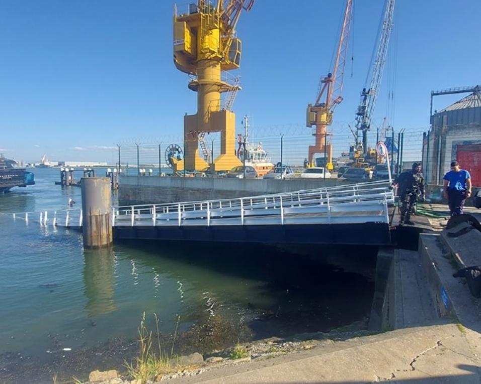 Aveiro: BE exige revisão estrutural do sistema de transporte fluvial e ligação direta de São Jacinto a Aveiro. Aveiro: BE exige revisão estrutural do sistema de transporte fluvial e ligação direta de São Jacinto a Aveiro.