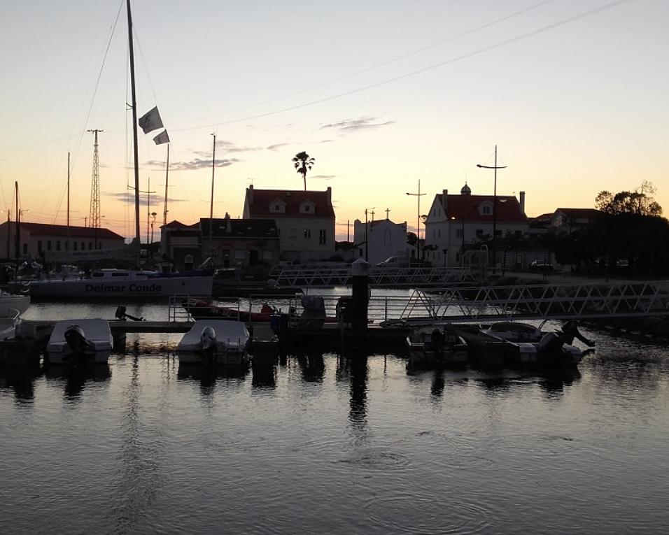 Gafanha da Nazaré: Movimento de defesa da ria diz que veleiros com mais de 15 metros continuam a embater em cabos de alta tensão.  Gafanha da Nazaré: Movimento de defesa da ria diz que veleiros com mais de 15 metros continuam a embater em cabos de alta tensão.