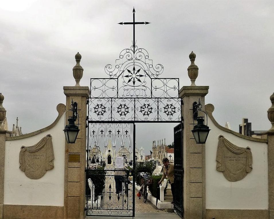 Gafanha da Nazaré: Junta de Freguesia alerta para esgotamento da capacidade do cemitério. Gafanha da Nazaré: Junta de Freguesia alerta para esgotamento da capacidade do cemitério.