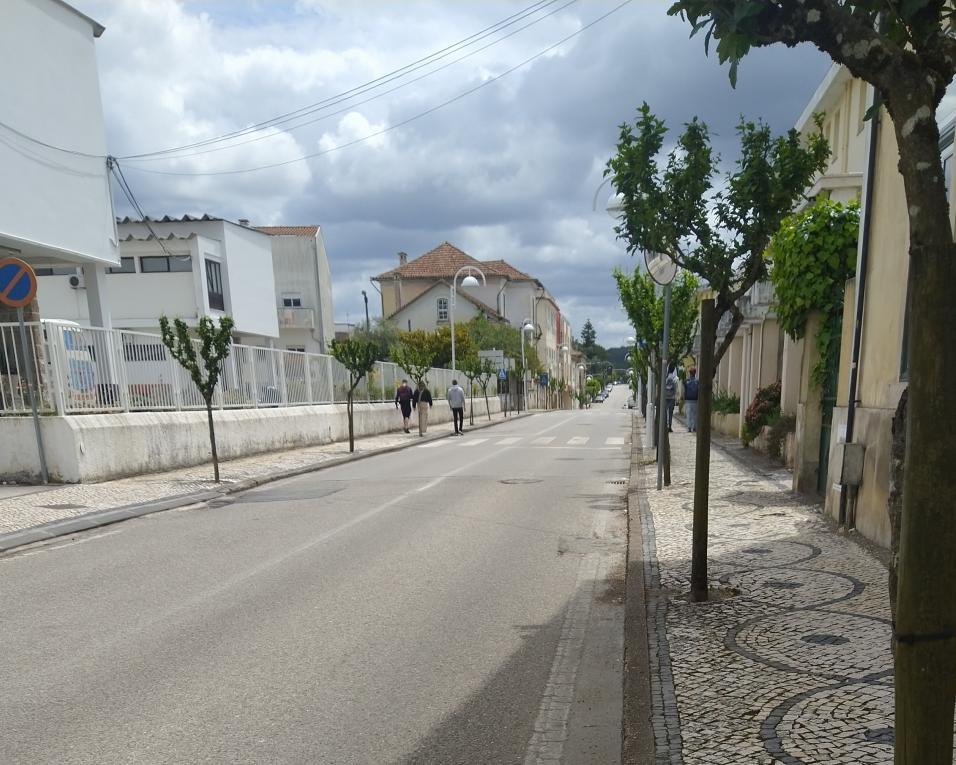 Avançam as obras na Rua Fausto Sampaio e na Avenida Cancela de Abreu em Anadia. Avançam as obras na Rua Fausto Sampaio e na Avenida Cancela de Abreu em Anadia.