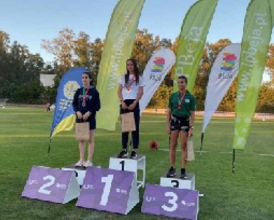 Aveiro com campeões universitários de atletismo em Beja. Aveiro com campeões universitários de atletismo em Beja.