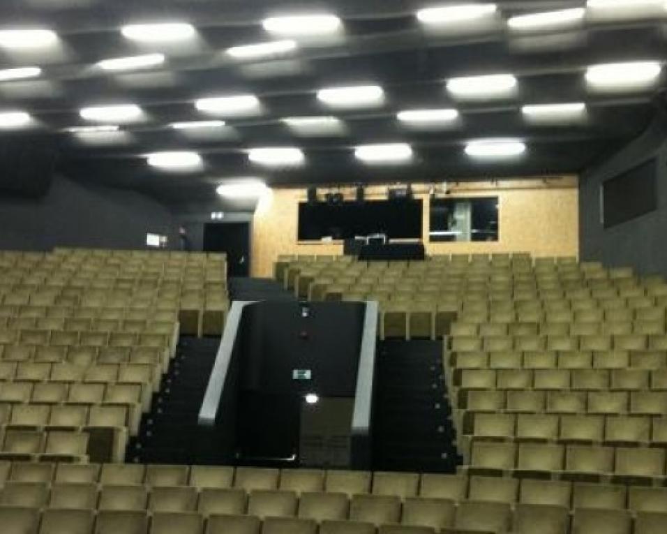 Prevenção rodoviária da Ascendi em palco na Casa da Cultura de Ílhavo. Prevenção rodoviária da Ascendi em palco na Casa da Cultura de Ílhavo.