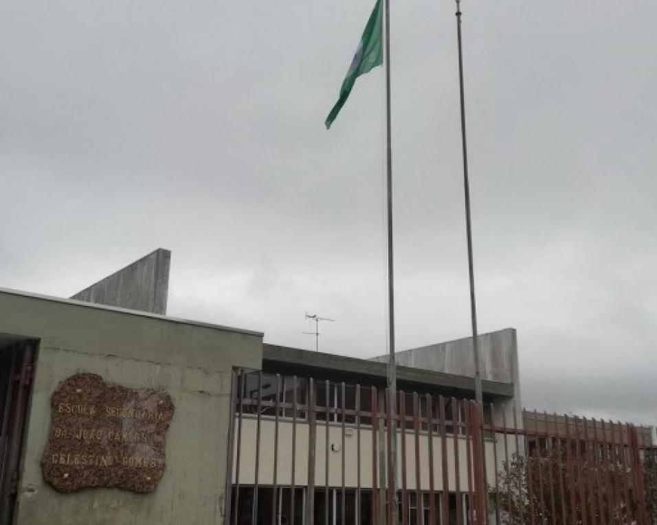 Agrupamentos de Ílhavo e da Gafanha da Nazaré com centros tecnológicos aprovados e apoio financeiro garantido. Agrupamentos de Ílhavo e da Gafanha da Nazaré com centros tecnológicos aprovados e apoio financeiro garantido.