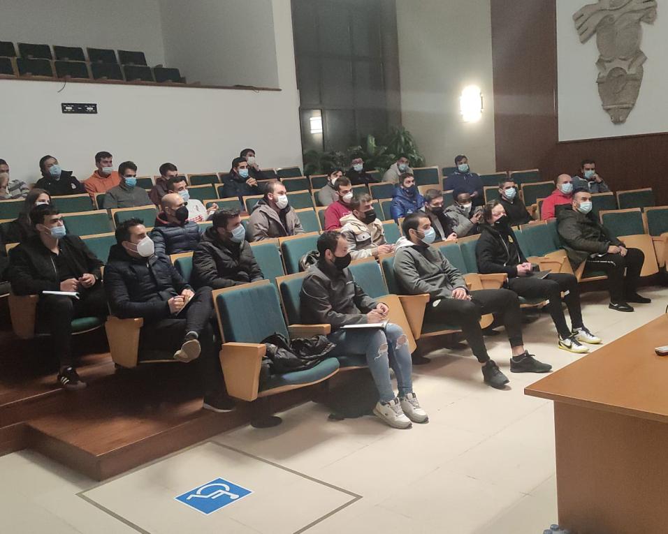 Curso de treinadores de futebol desenvolvido na Câmara de Águeda. Curso de treinadores de futebol desenvolvido na Câmara de Águeda.