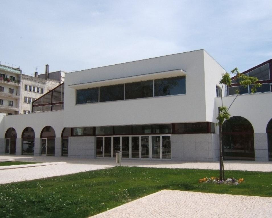 “Porta a Porta” na rua em defesa do direito à habitação. “Porta a Porta” na rua em defesa do direito à habitação.