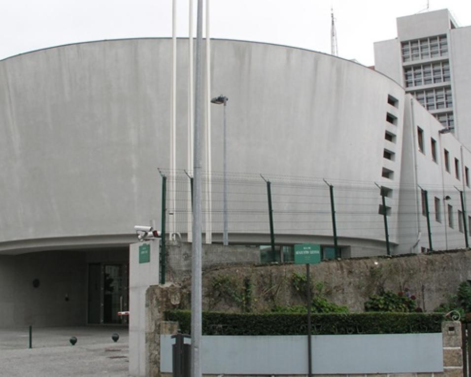 PJ deteve em Oliveira de Azeméis suspeito de roubo e violação na cidade do Porto. PJ deteve em Oliveira de Azeméis suspeito de roubo e violação na cidade do Porto.