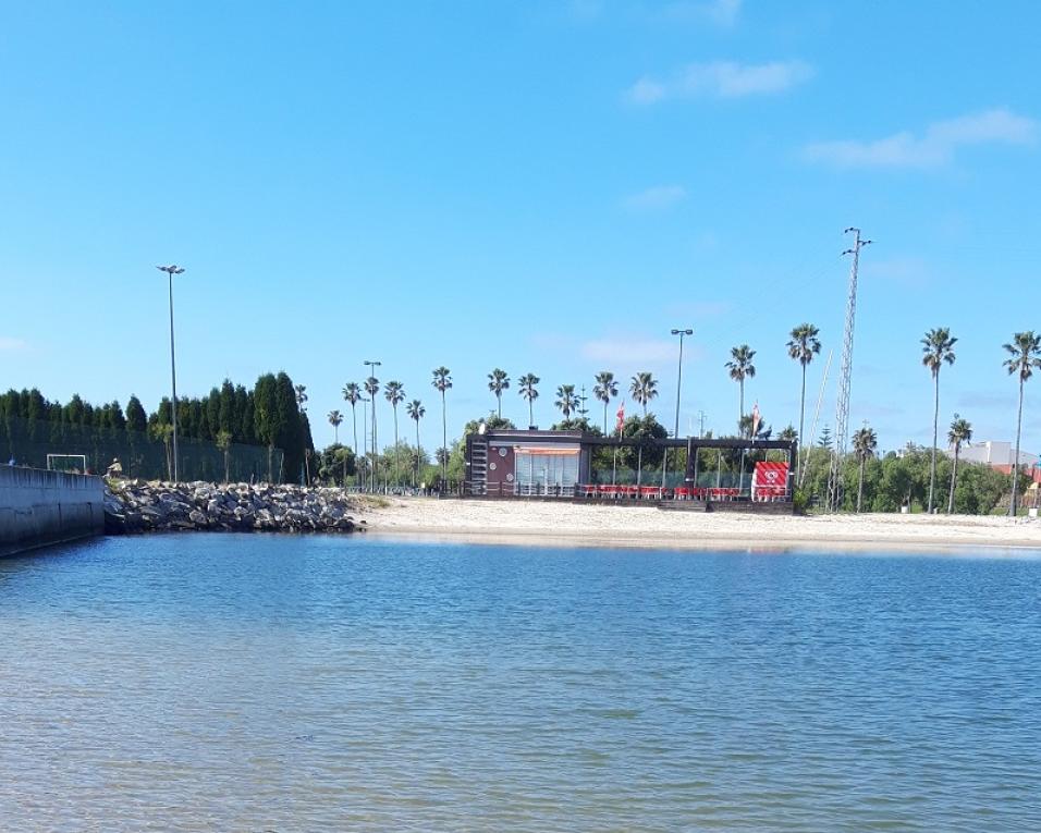 Praia do Jardim Oudinot interdita a banhos. Praia do Jardim Oudinot interdita a banhos.