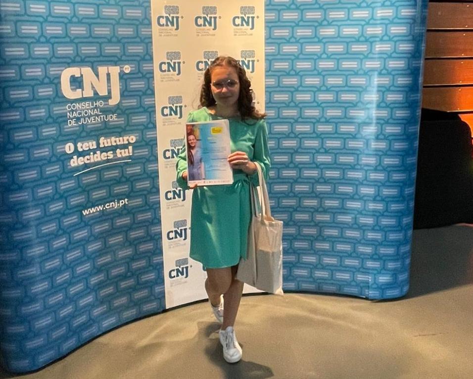 Estudante do IDL vence Prémio 'Criarte AEJ2022' com poema dedicado ao Povo Ucraniano. Estudante do IDL vence Prémio 'Criarte AEJ2022' com poema dedicado ao Povo Ucraniano.