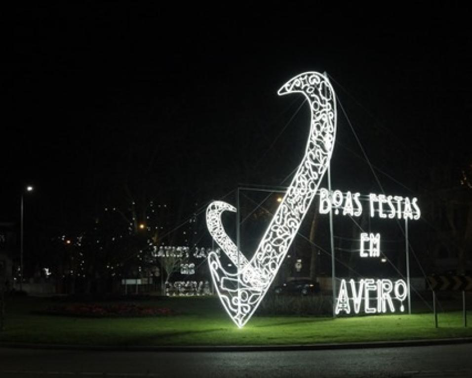 Arte Nova inspira iluminação de Natal em Aveiro. Arte Nova inspira iluminação de Natal em Aveiro.