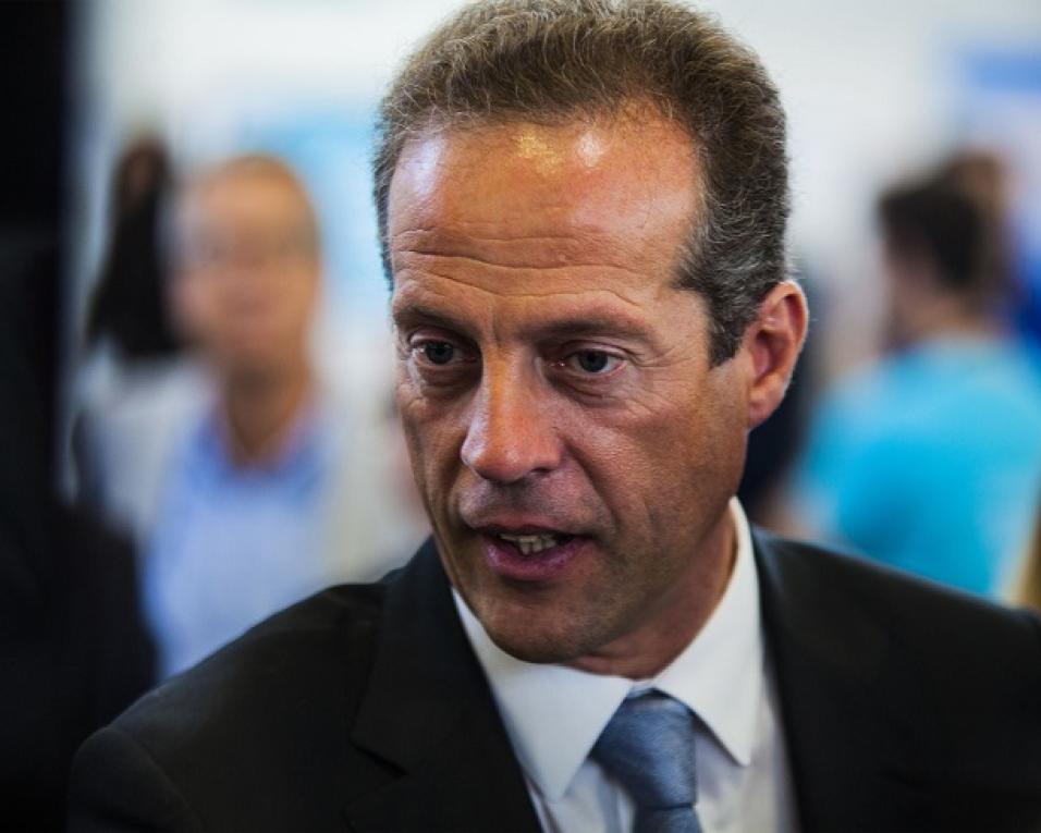 Ribau Esteves defende o empenho da União na transição energética e na competitividade da economia Europeia. Ribau Esteves defende o empenho da União na transição energética e na competitividade da economia Europeia.