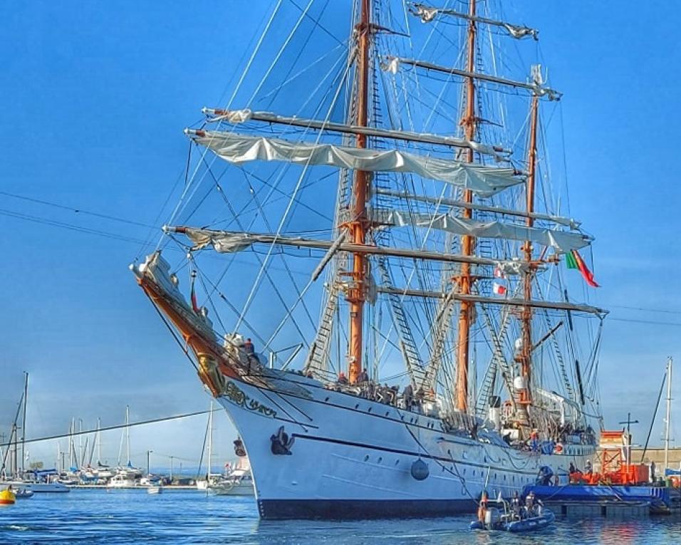 Navio-Escola Sagres atracou pela primeira vez em Aveiro. Navio-Escola Sagres atracou pela primeira vez em Aveiro.