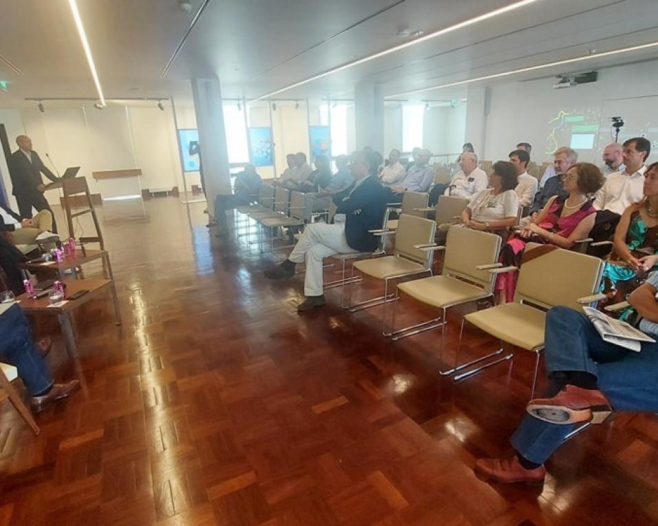 Aveiro: Setor do Calçado desafiado a criar marcas para o mundo. Aveiro: Setor do Calçado desafiado a criar marcas para o mundo.