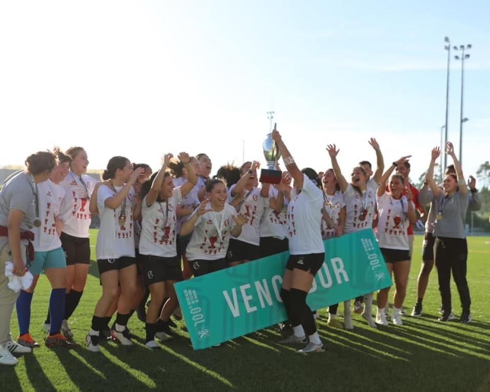 Futebol: Clube de Albergaria ganha Taça Distrital feminina. Futebol: Clube de Albergaria ganha Taça Distrital feminina.