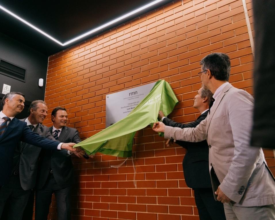 Universidade de Aveiro é "exemplo de parceria virtuosa entre comunidade académica, empresarial, cívica e autárquica". Universidade de Aveiro é "exemplo de parceria virtuosa entre comunidade académica, empresarial, cívica e autárquica".