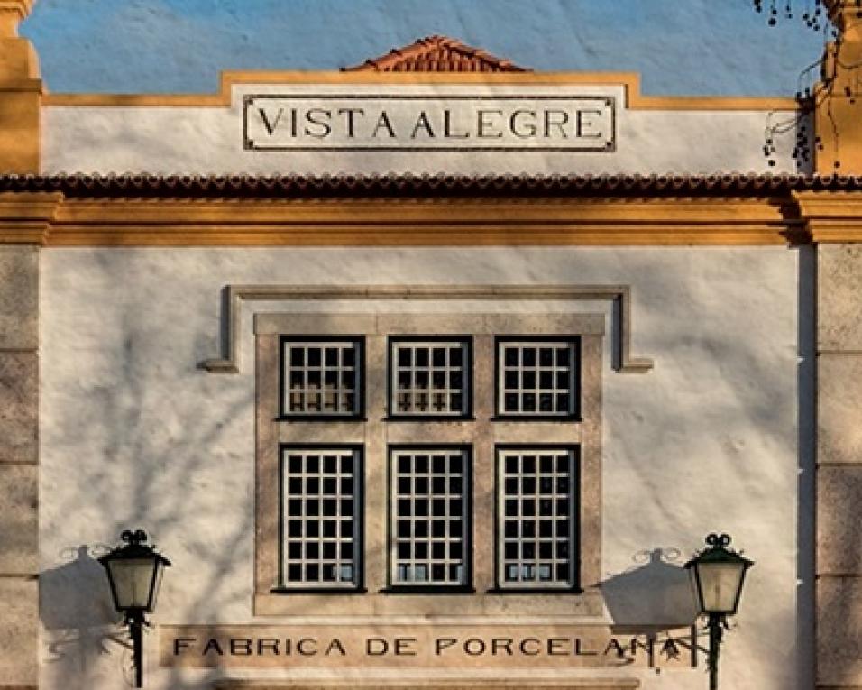 Cristiano Ronaldo compra parte do grupo Vista Alegre. Cristiano Ronaldo compra parte do grupo Vista Alegre.