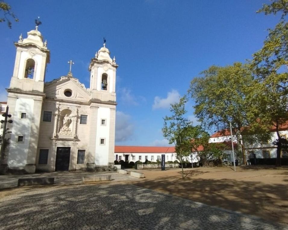 Festival "Ilustração à Vista" assinala os 200 anos da Fábrica da Vista Alegre. Festival "Ilustração à Vista" assinala os 200 anos da Fábrica da Vista Alegre.