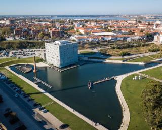 Promotor imobiliário pagou 2,7 milhões por dois lotes na Fonte Nova. Promotor imobiliário pagou 2,7 milhões por dois lotes na Fonte Nova.