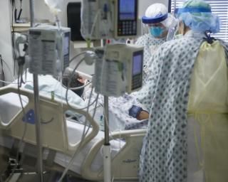 Pandemia: Mais 30 mortos e 12 mil novos casos de Covid-19 em dia com menos internados. Pandemia: Mais 30 mortos e 12 mil novos casos de Covid-19 em dia com menos internados.