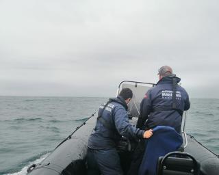 Espinho: Pescadores salvam-se de embarcação a afundar. Espinho: Pescadores salvam-se de embarcação a afundar.