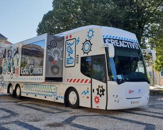 Autocarro da criatividade estaciona em Águeda. Autocarro da criatividade estaciona em Águeda.