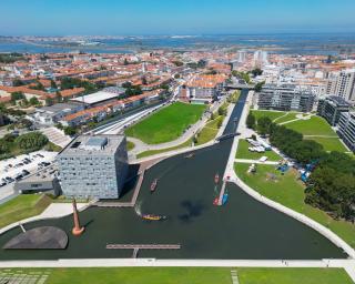 Aveiro: Veículos abandonados na rua vão para abate. Aveiro: Veículos abandonados na rua vão para abate.