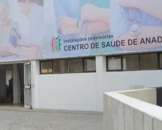Utentes do posto de saúde de Mogofores promovem vigília contra o encerramento daquela unidade. Utentes do posto de saúde de Mogofores promovem vigília contra o encerramento daquela unidade.